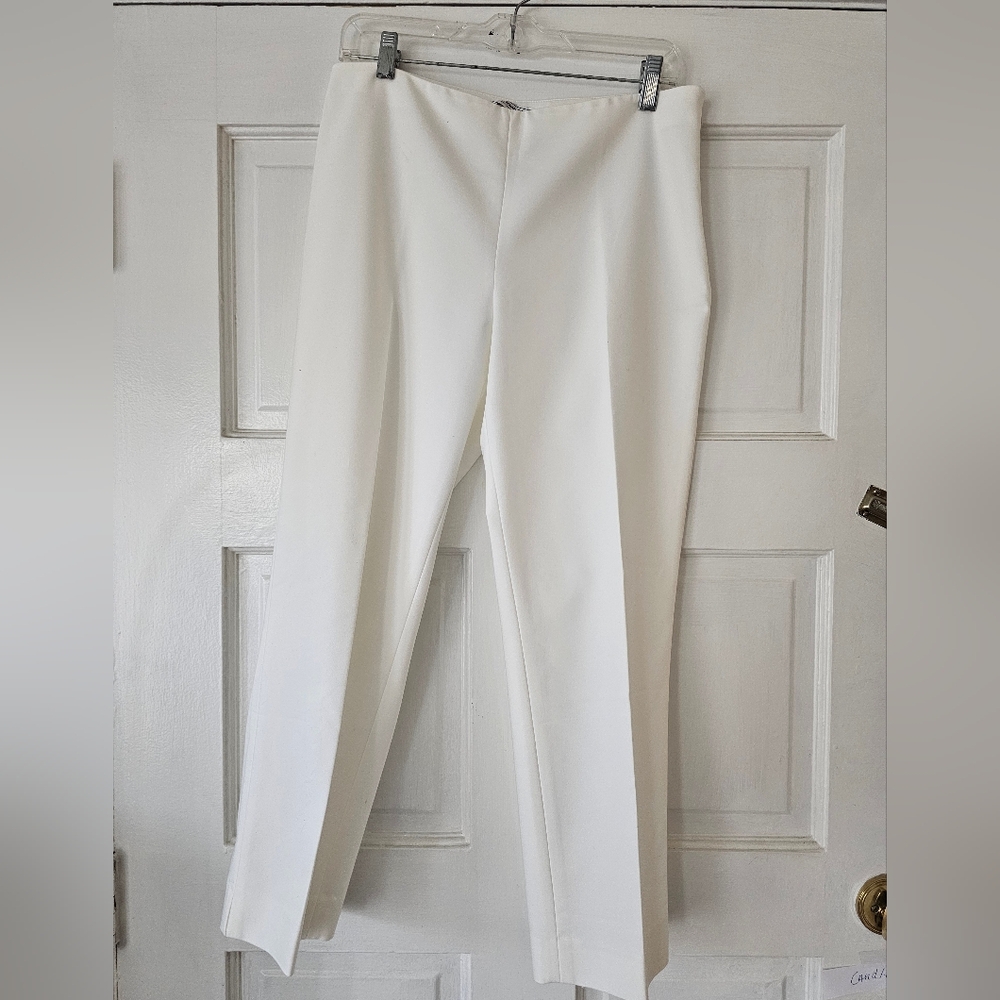 St John Sport White Pants Size 8